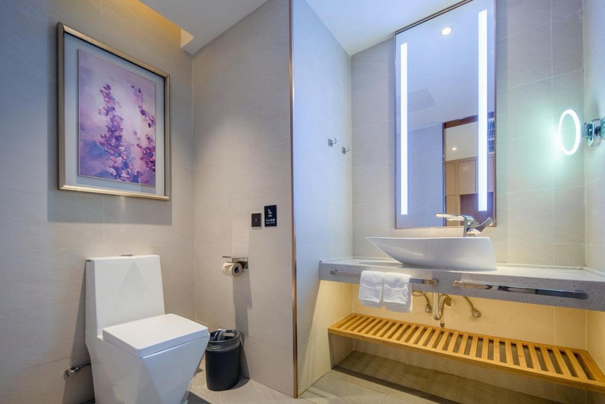 Echarm International Hotel Guangzhou Baiyun International Airport Huadu Plaza Branch - Free Deliver Service To Guangzhou Baiyun International Airport & Free Deliver Service To Canton Fair Complex During Canton Fair Period Экстерьер фото
