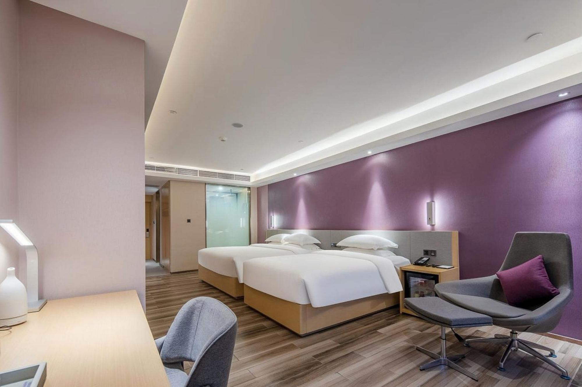 Echarm International Hotel Guangzhou Baiyun International Airport Huadu Plaza Branch - Free Deliver Service To Guangzhou Baiyun International Airport & Free Deliver Service To Canton Fair Complex During Canton Fair Period Экстерьер фото