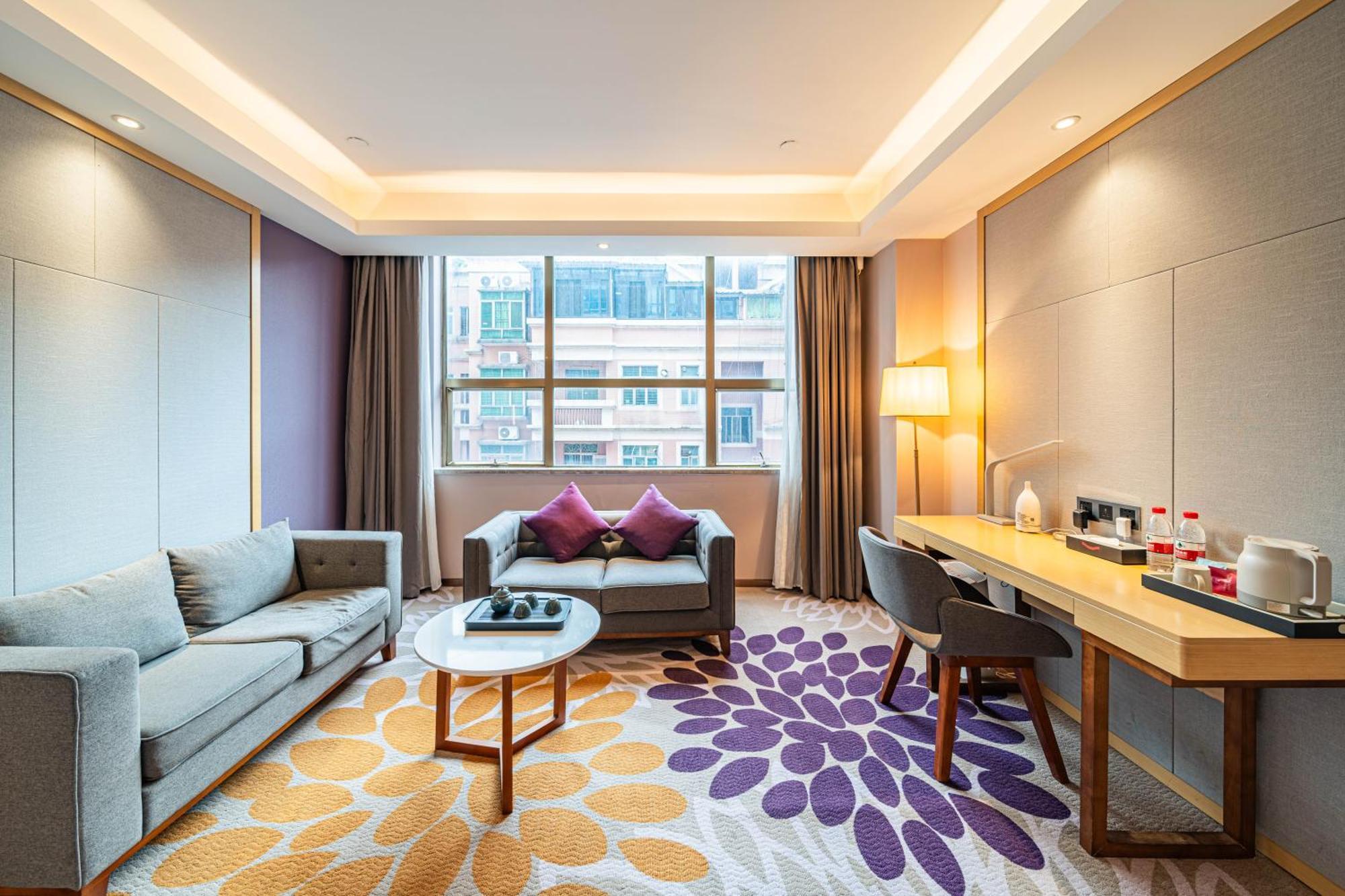 Echarm International Hotel Guangzhou Baiyun International Airport Huadu Plaza Branch - Free Deliver Service To Guangzhou Baiyun International Airport & Free Deliver Service To Canton Fair Complex During Canton Fair Period Экстерьер фото