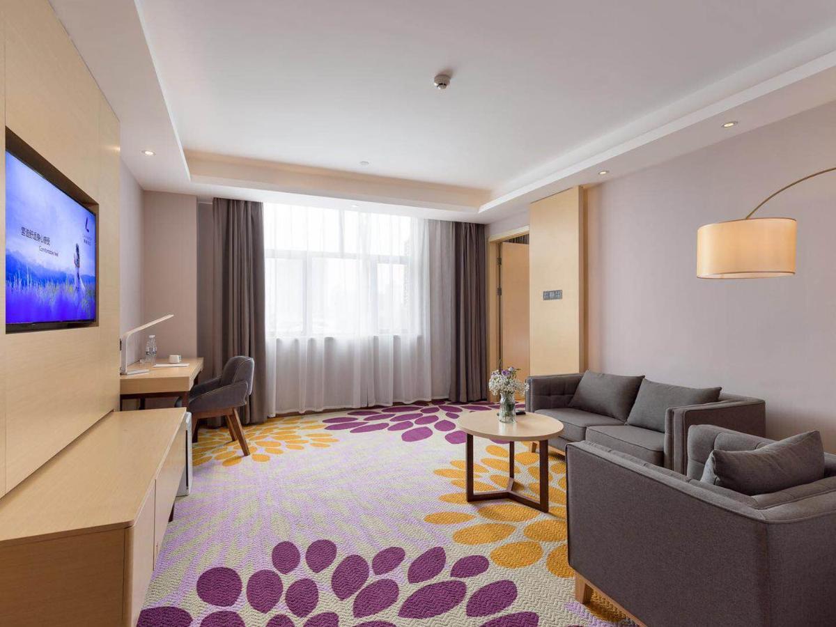 Echarm International Hotel Guangzhou Baiyun International Airport Huadu Plaza Branch - Free Deliver Service To Guangzhou Baiyun International Airport & Free Deliver Service To Canton Fair Complex During Canton Fair Period Экстерьер фото